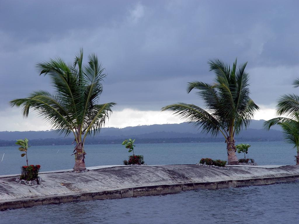 Amatique Bay Hotel Puerto Barrios Eksteriør bilde