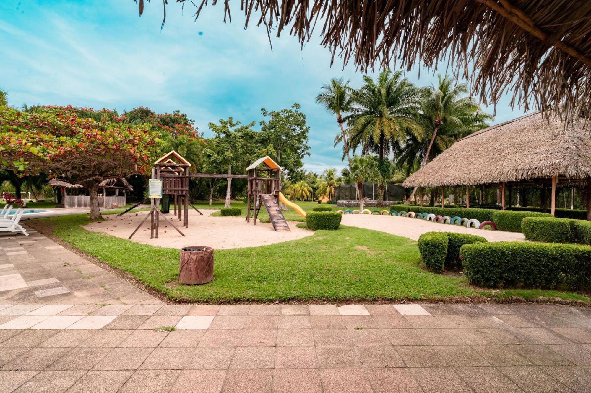Amatique Bay Hotel Puerto Barrios Eksteriør bilde
