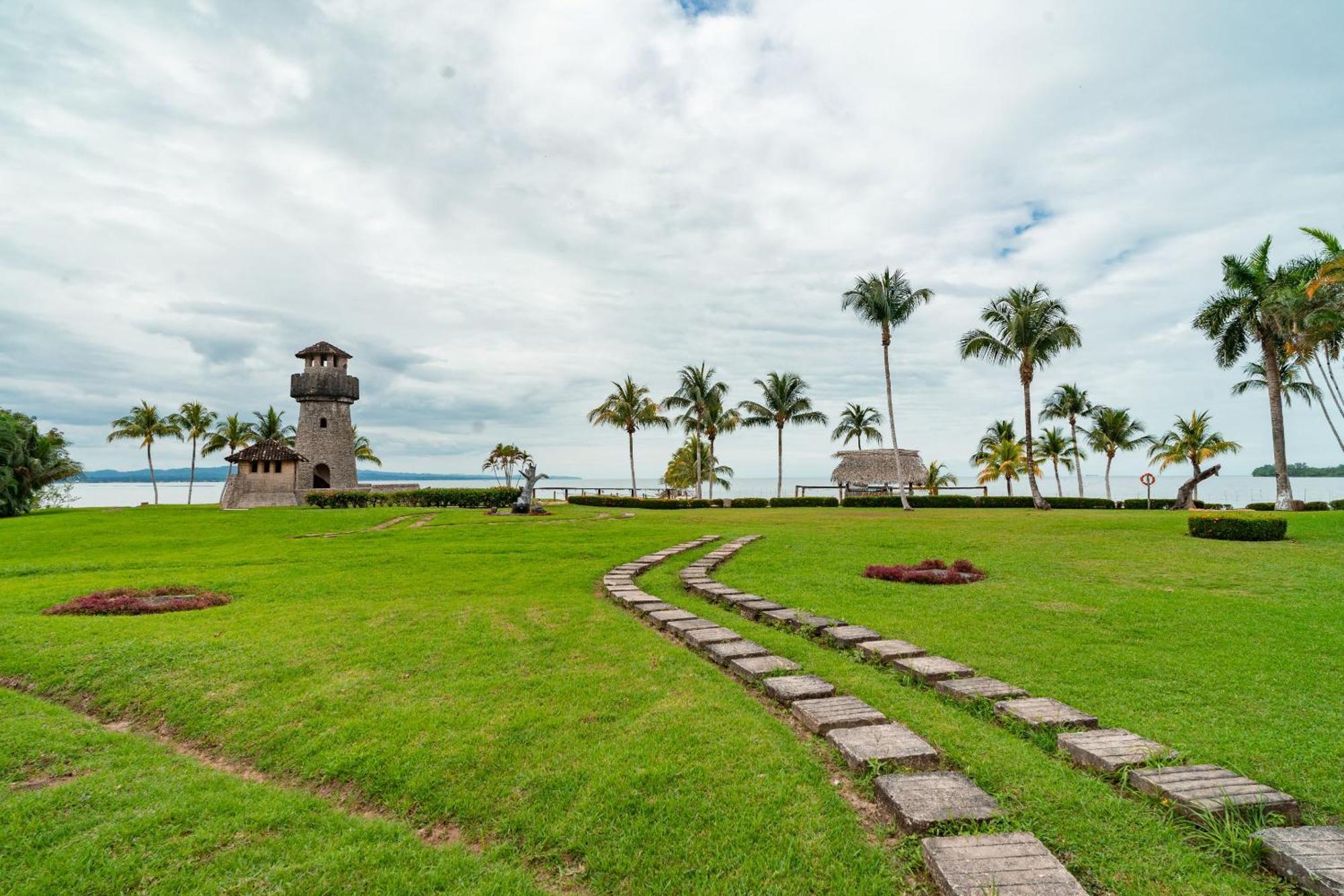 Amatique Bay Hotel Puerto Barrios Eksteriør bilde