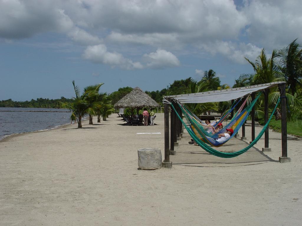 Amatique Bay Hotel Puerto Barrios Eksteriør bilde